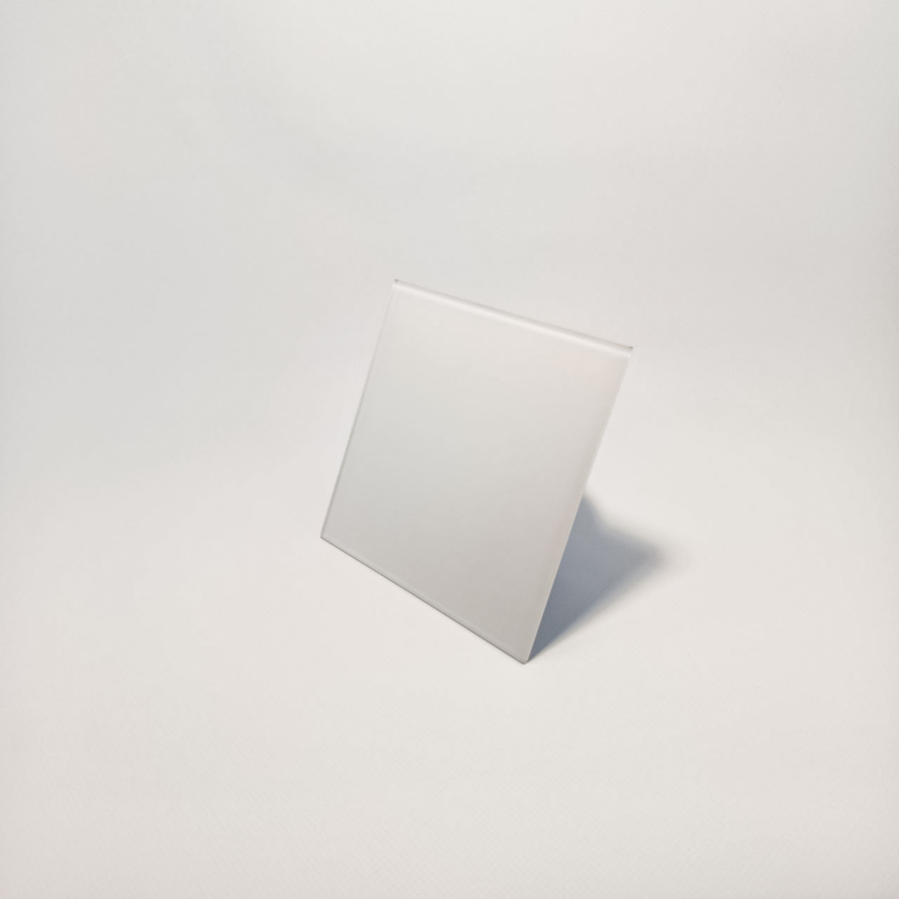 Анемостат со стклянной внешней частью FOZA D 125 мм. Матовое стекло 180х180 мм. Цвет Зеркальный